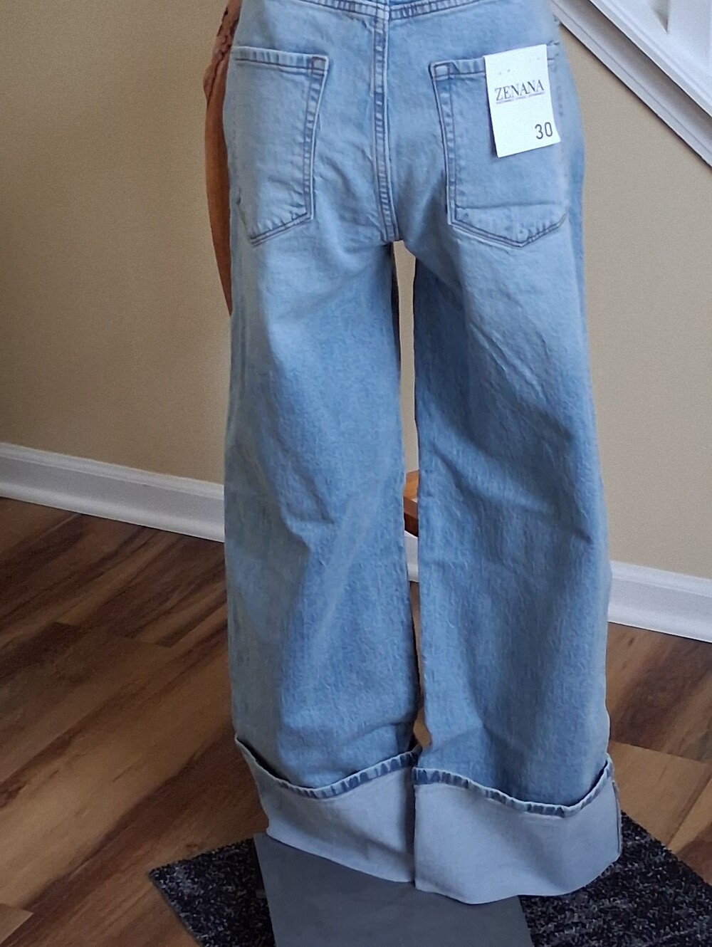 Zenana Outfitters Light Wash Denim High Rise Cuffed Wide Leg Jean Sz 30 NWT - Picture 3 of 11